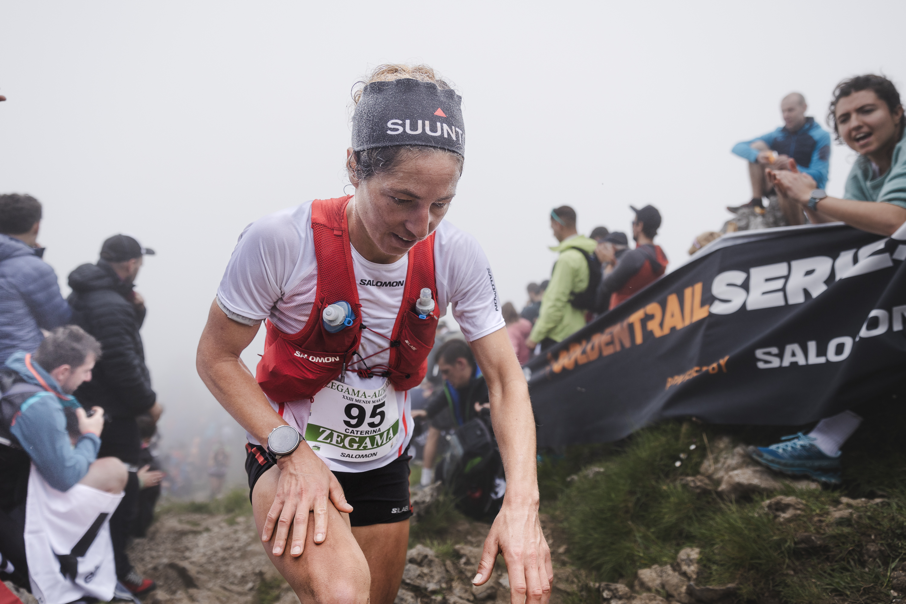 Camille Thiré souriante avec une casquette 