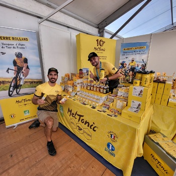 Top départ pour le @rocdazur 🏁
Fidèles au salon depuis 10 ans maintenant 🫶

Venez découvrir nos dernières nouveautés : Purées salées, Cake Tonic et nos tous derniers sachets de boissons 🐝

Avec Vincent et Romain à votre disposition 👋

#meltonic #nutritionsportive #rocdazur